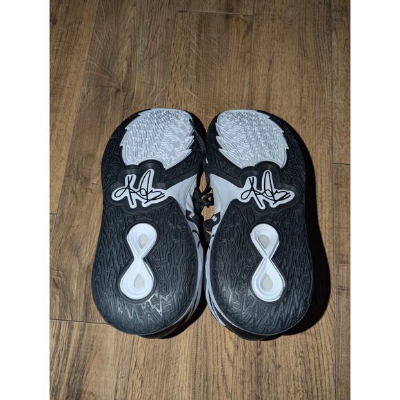 Nike Kyrie Infinity Team Basketball Black White Panda Mens Size 10 DO9616-100‎ main image 2
